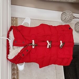 💥 ABERCROMBIE Fur-Lined Red Puffer Vest 💥